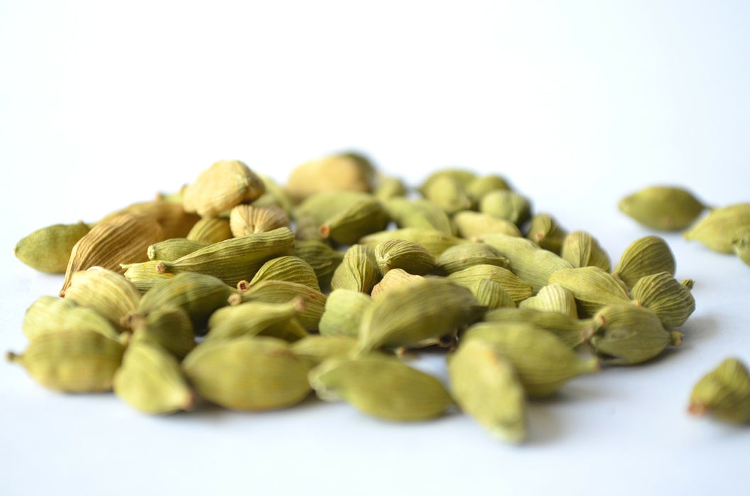 2 Pack Organic Green Cardamom Pods / Natural Whole Cardamom Pods 4.0 Ounces (114 grams)